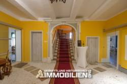 Kemenate - Diele und Aufgang ins Obergeschoss