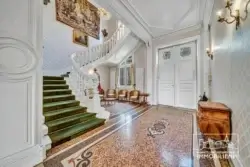 Château Treppe ins OG