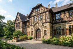Vermittlung historischer Immobilien: Worauf es beim Kauf und Verkauf von historischen Immobilien ankommt
